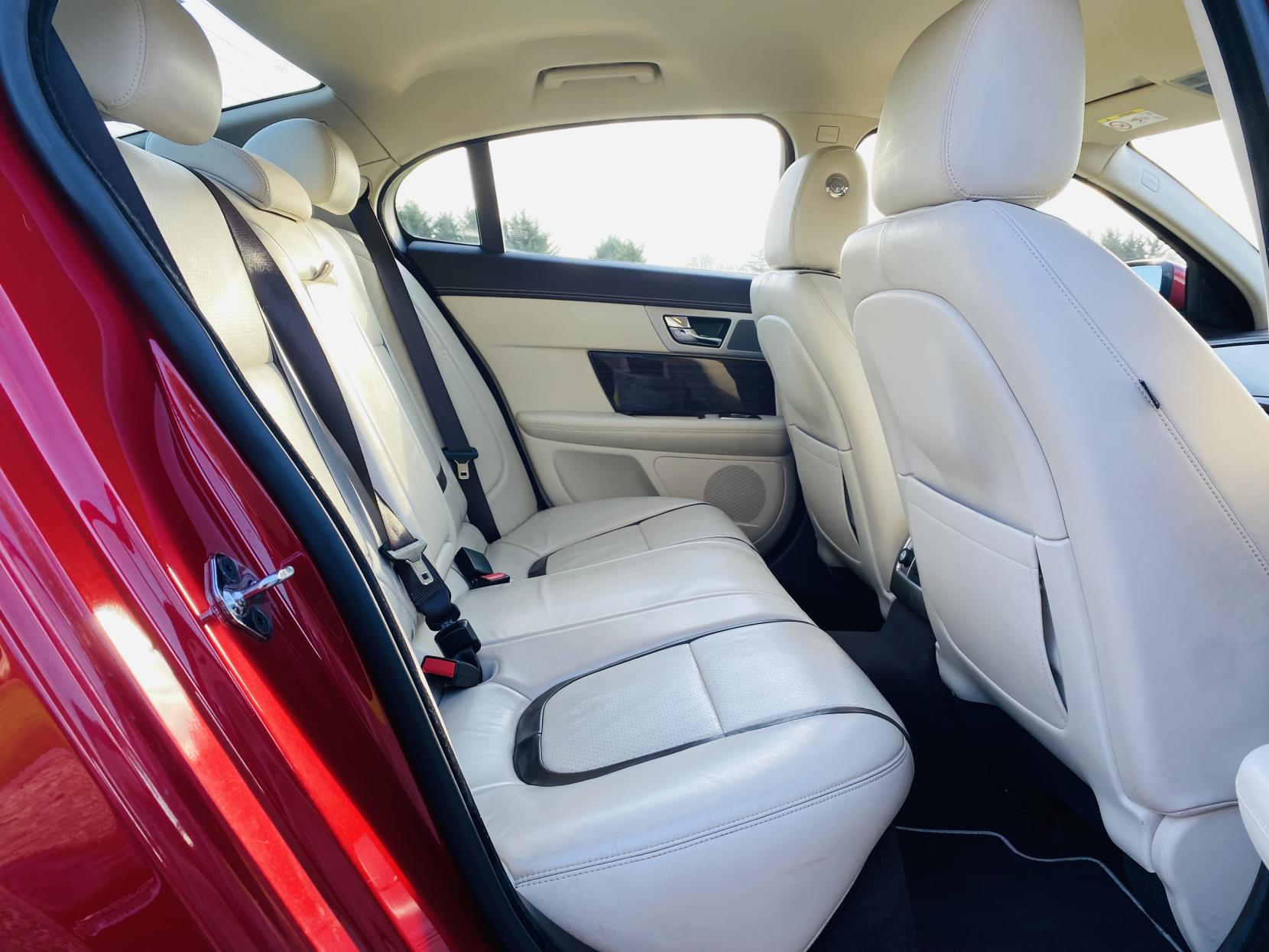 Jaguar XF 2.2d Portfolio Saloon 4dr Diesel Auto Euro 5 (s/s) (200 ps)