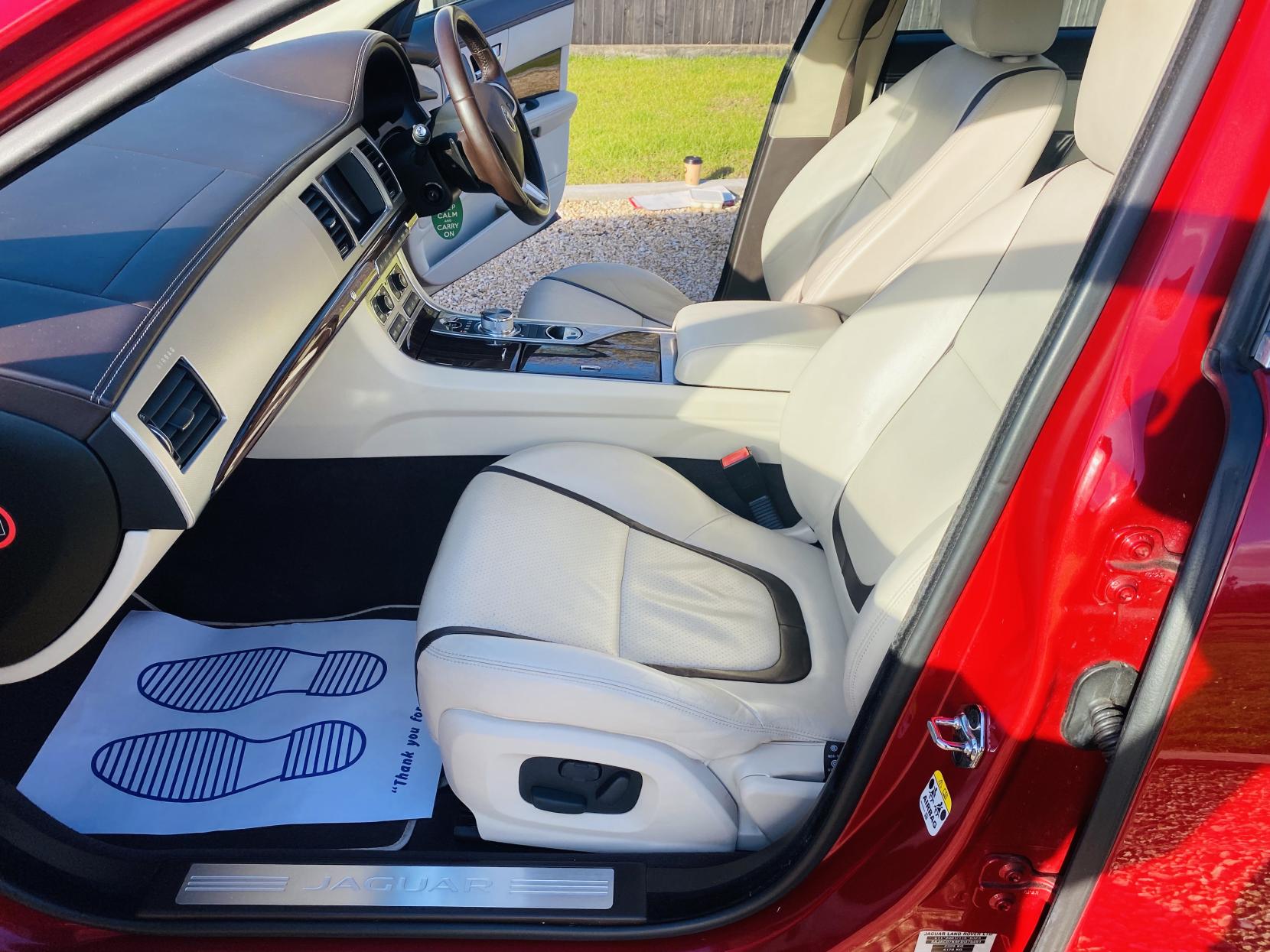 Jaguar XF 2.2d Portfolio Saloon 4dr Diesel Auto Euro 5 (s/s) (200 ps)