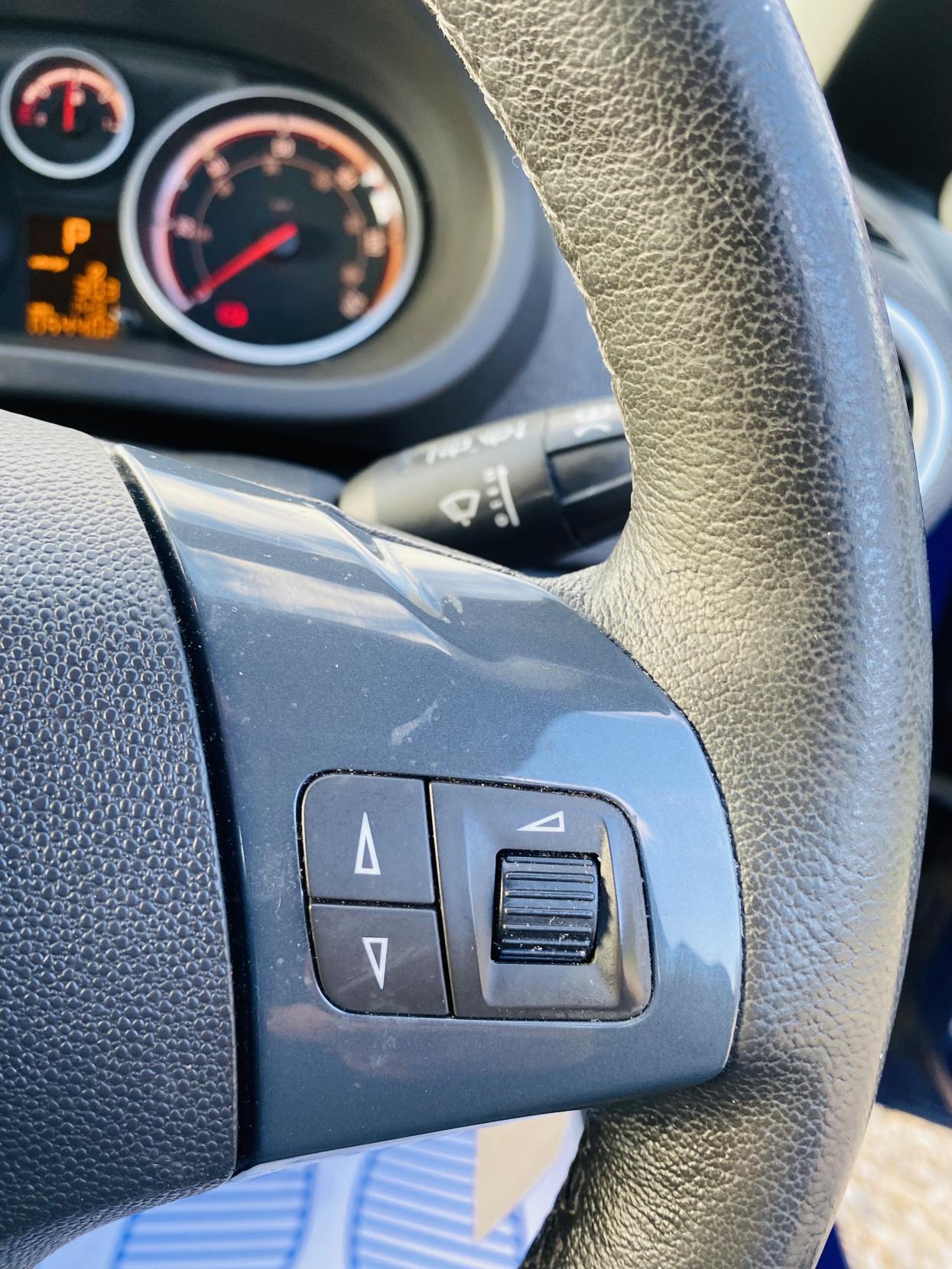 Vauxhall Corsa 1.4 16V SE Hatchback 5dr Petrol Auto Euro 5 (100 ps)