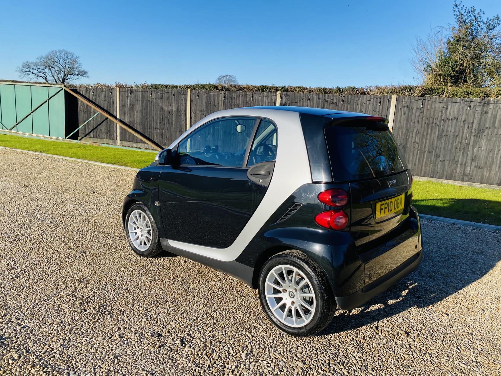 Smart fortwo 1.0 MHD Passion Coupe 2dr Petrol SoftTouch Euro 5 (s/s) (71 bhp)