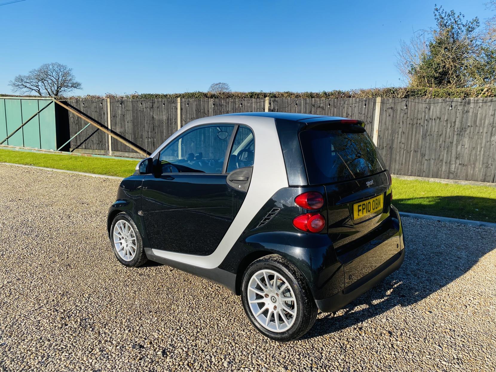 Smart fortwo 1.0 MHD Passion Coupe 2dr Petrol SoftTouch Euro 5 (s/s) (71 bhp)