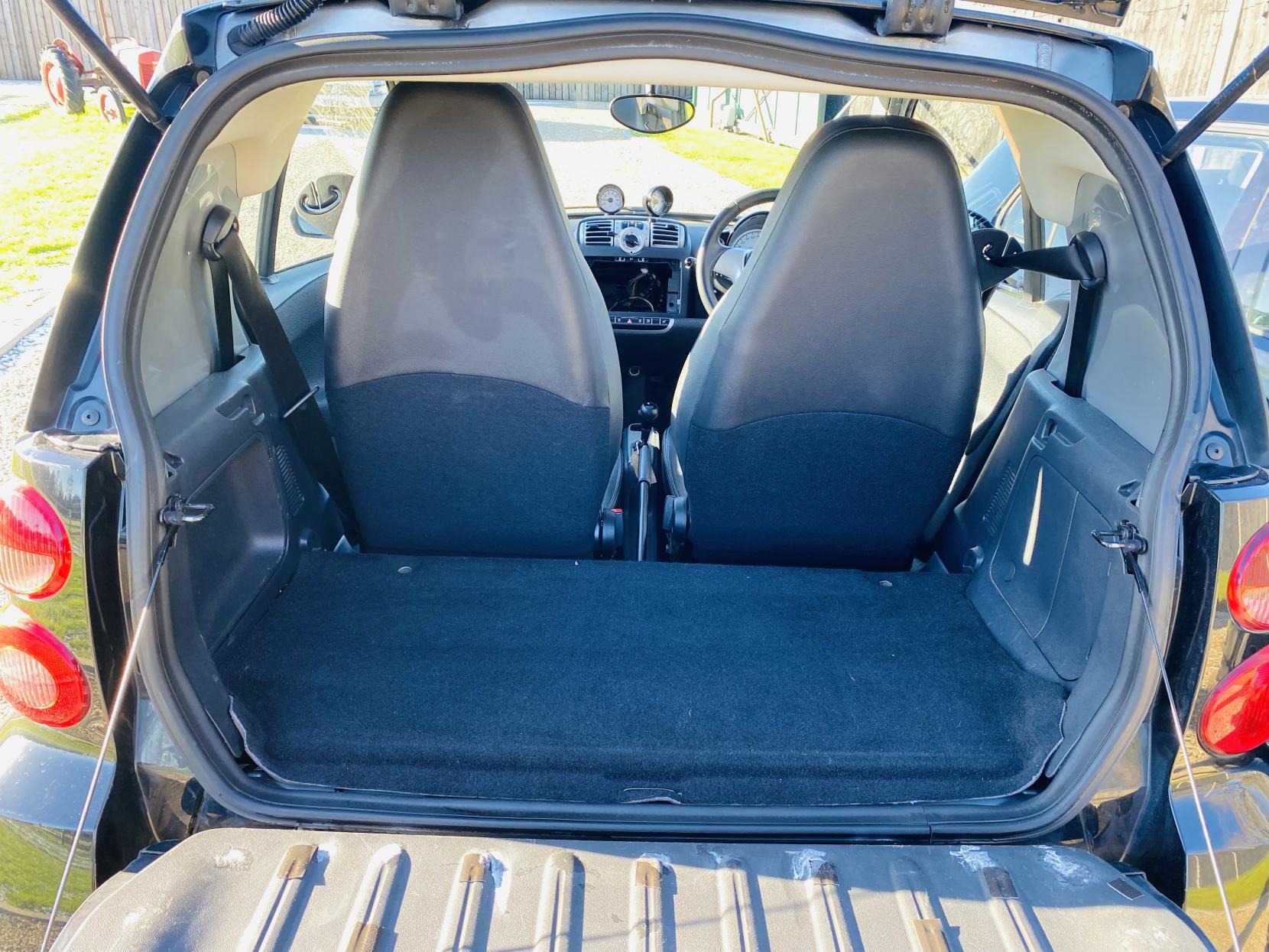 Smart fortwo 1.0 MHD Passion Coupe 2dr Petrol SoftTouch Euro 5 (s/s) (71 bhp)