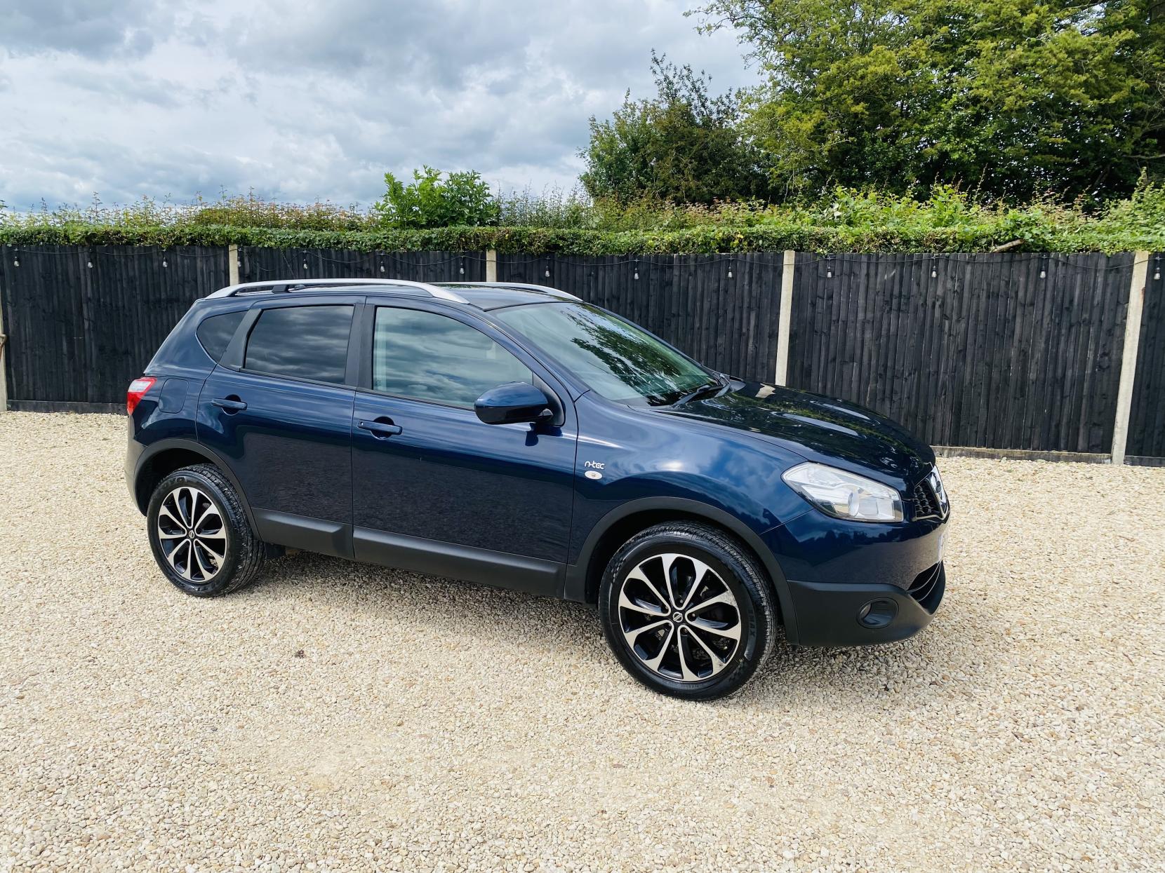 Nissan Qashqai 1.6 n-tec SUV 5dr Petrol Manual 2WD Euro 5 (117 ps)