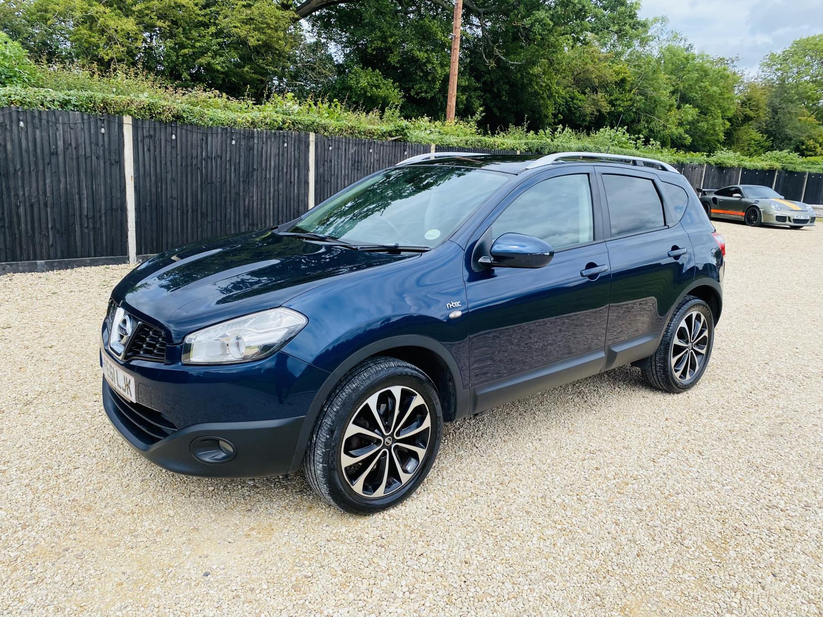 Nissan Qashqai 1.6 n-tec SUV 5dr Petrol Manual 2WD Euro 5 (117 ps)