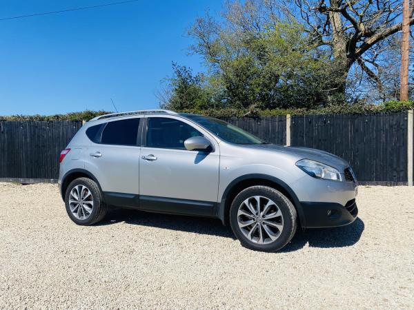 Nissan Qashqai 1.5 dCi Tekna SUV 5dr Diesel Manual 2WD Euro 4 (106 ps)