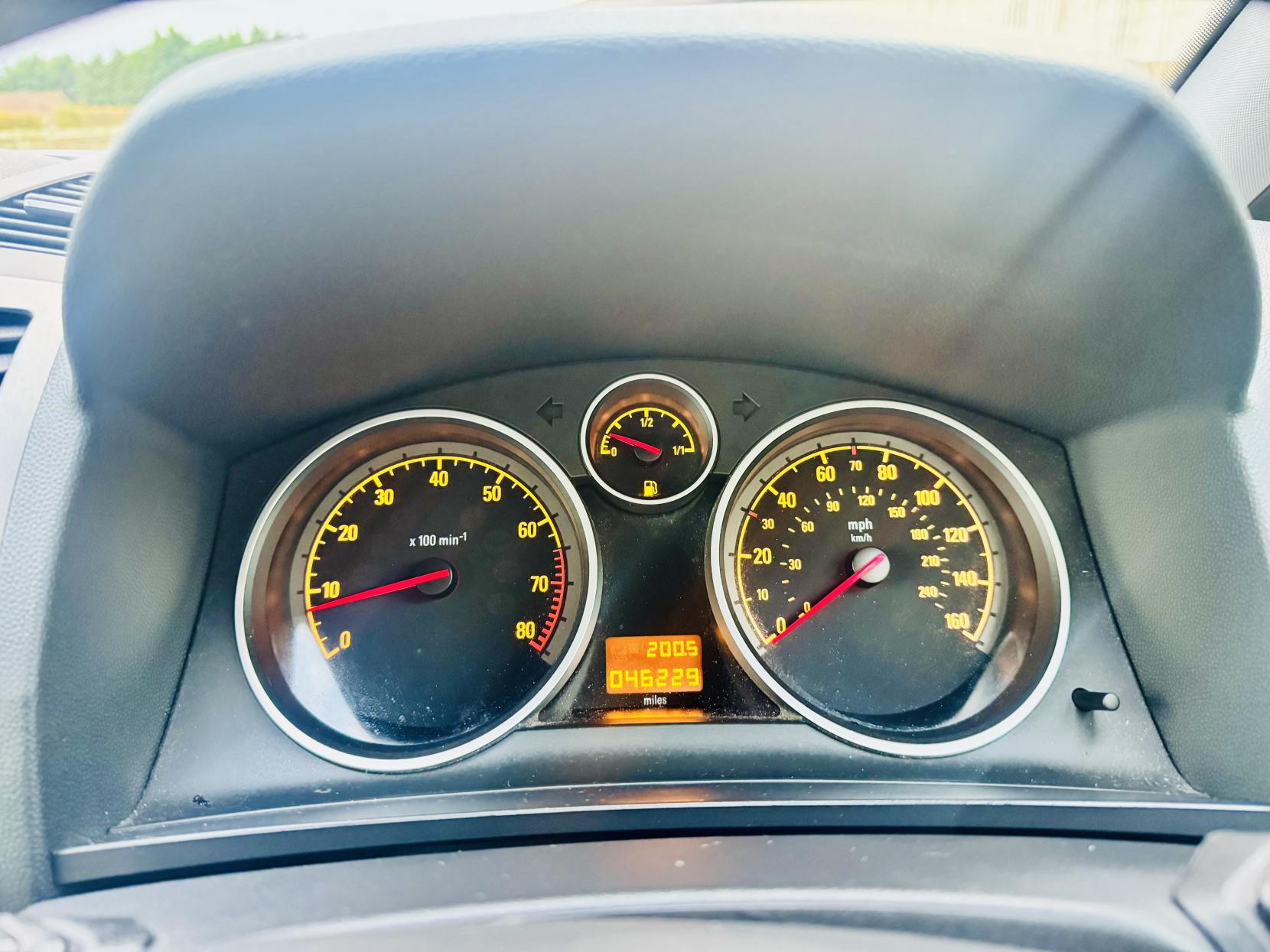 Vauxhall Zafira 1.6 Active MPV 5dr Petrol Manual Euro 4 (105 ps)