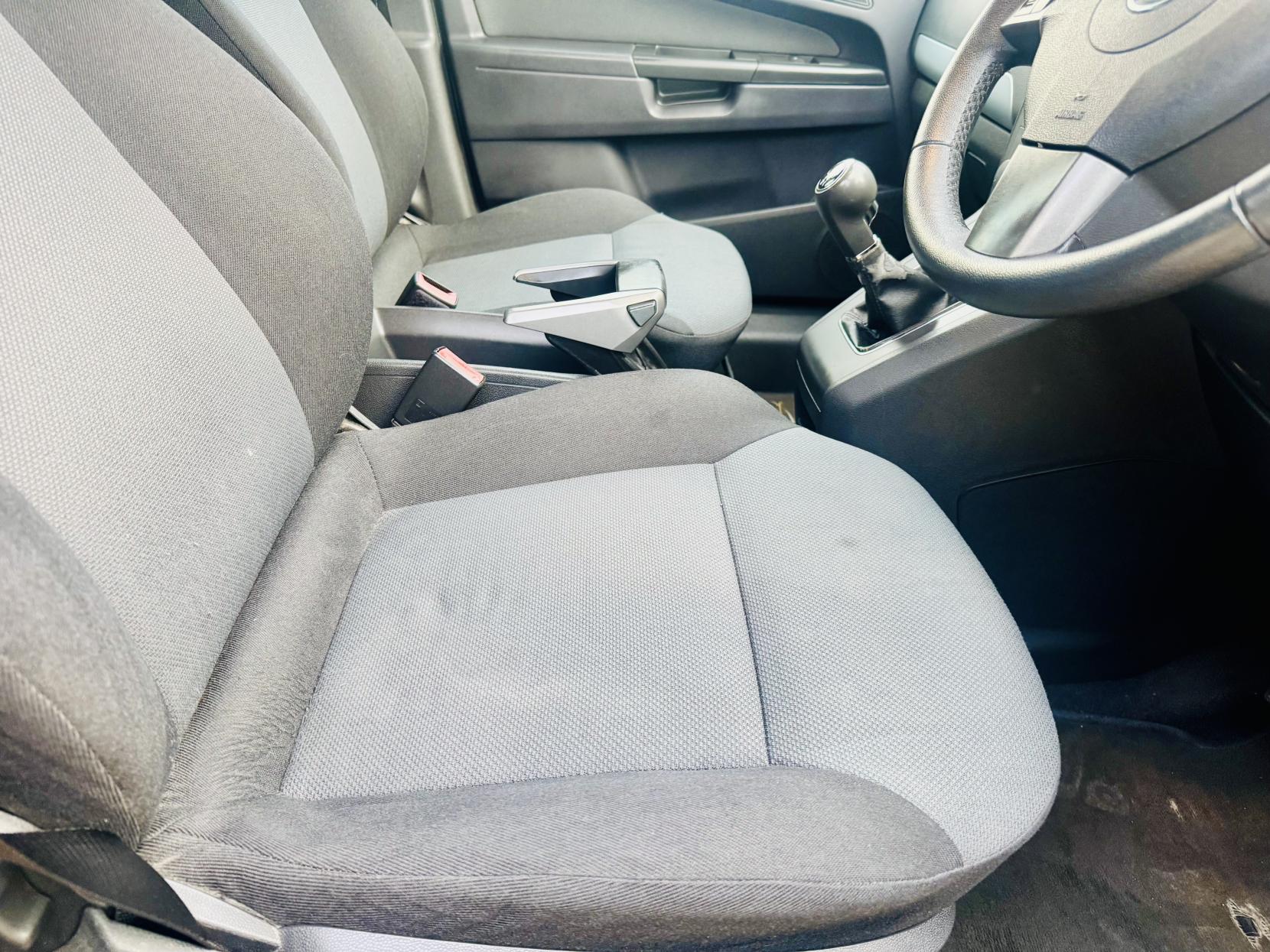 Vauxhall Zafira 1.6 Active MPV 5dr Petrol Manual Euro 4 (105 ps)