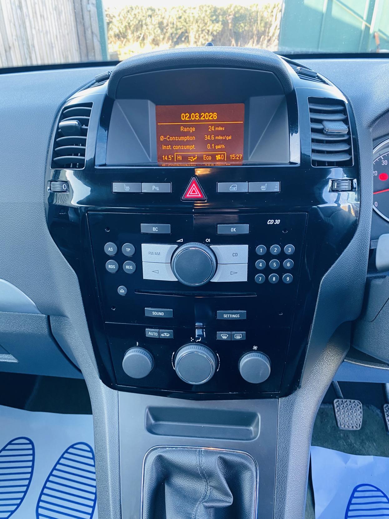 Vauxhall Zafira 1.6 16V Design MPV 5dr Petrol Manual Euro 5 (SNav) (115 ps)