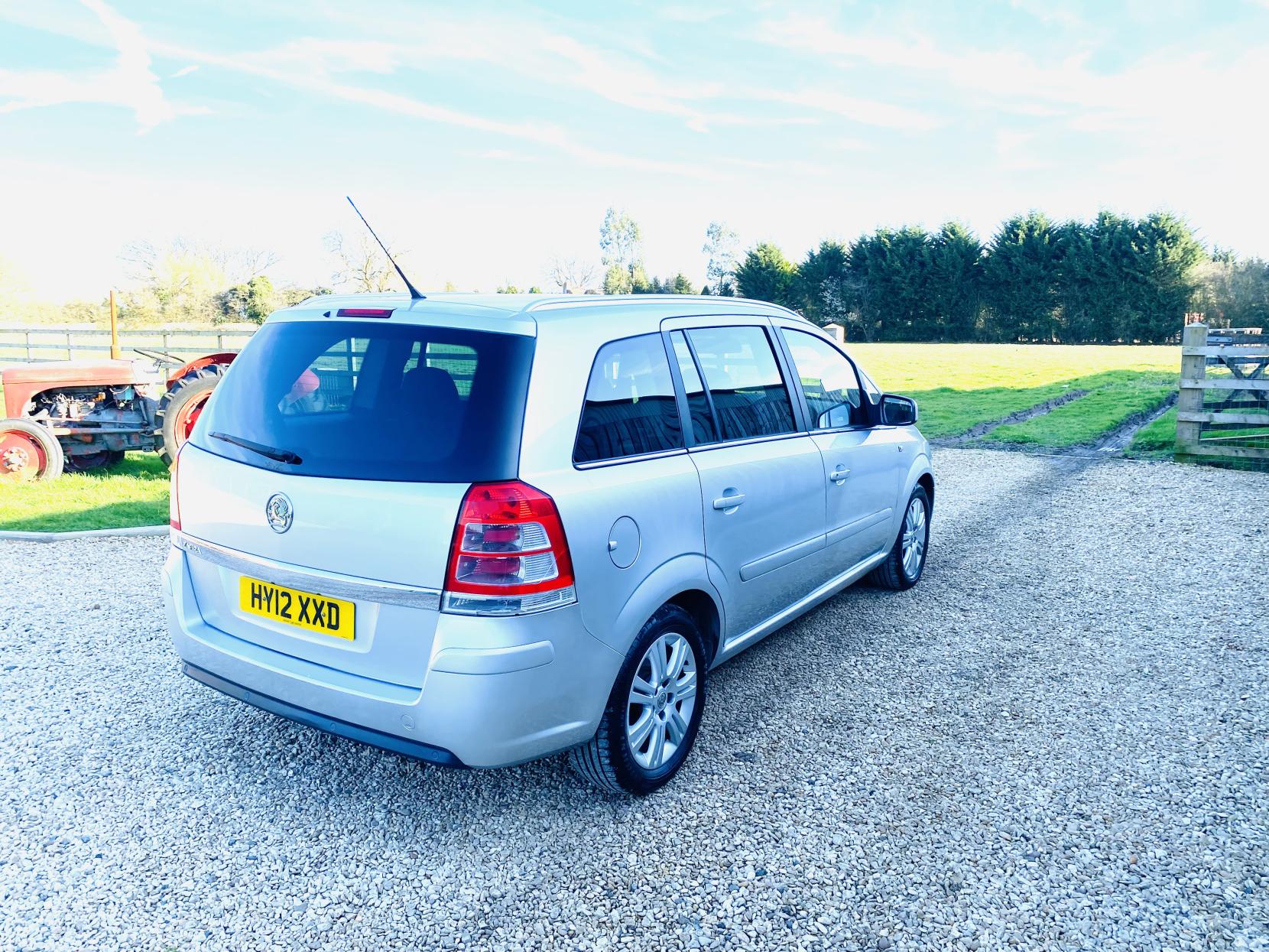 Vauxhall Zafira 1.6 16V Design MPV 5dr Petrol Manual Euro 5 (SNav) (115 ps)