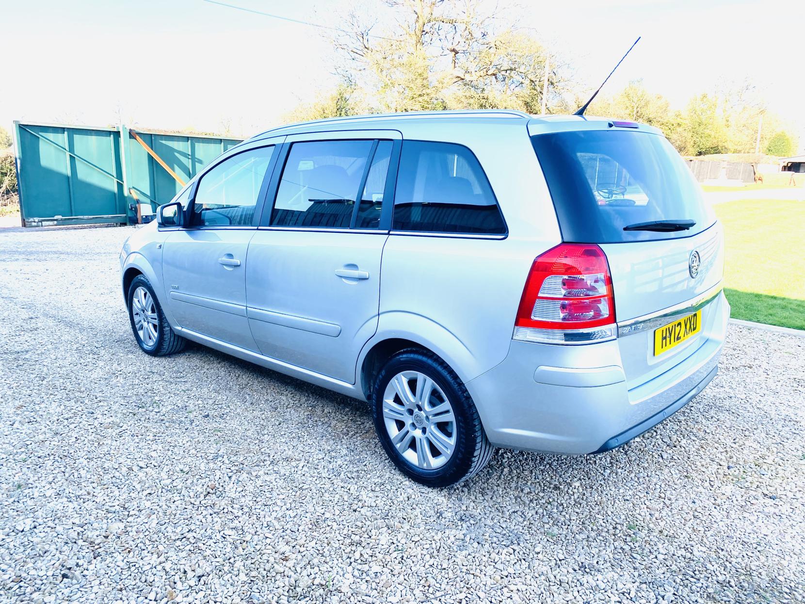 Vauxhall Zafira 1.6 16V Design MPV 5dr Petrol Manual Euro 5 (SNav) (115 ps)