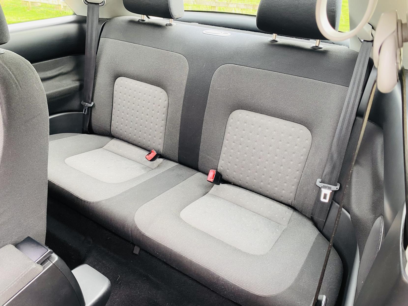 Volkswagen Beetle 1.6 Hatchback 3dr Petrol Manual Euro 4 (102 ps)