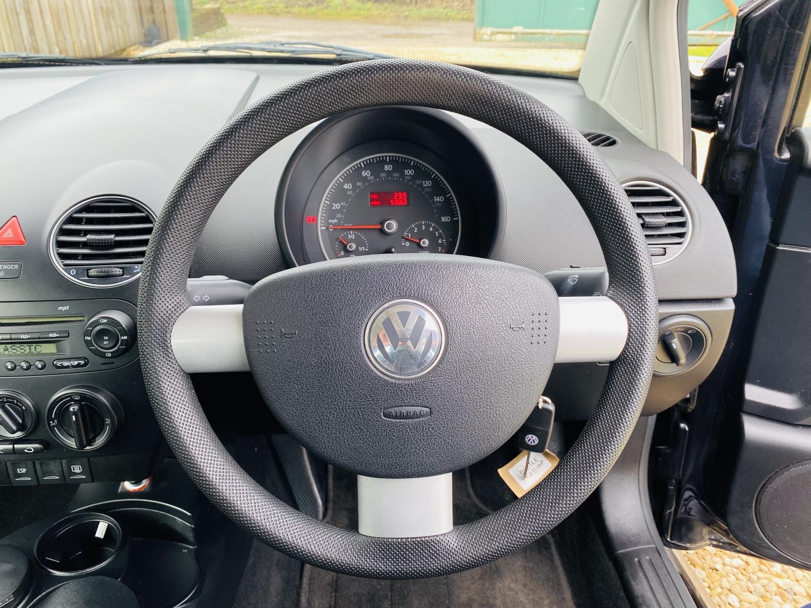 Volkswagen Beetle 1.6 Hatchback 3dr Petrol Manual Euro 4 (102 ps)