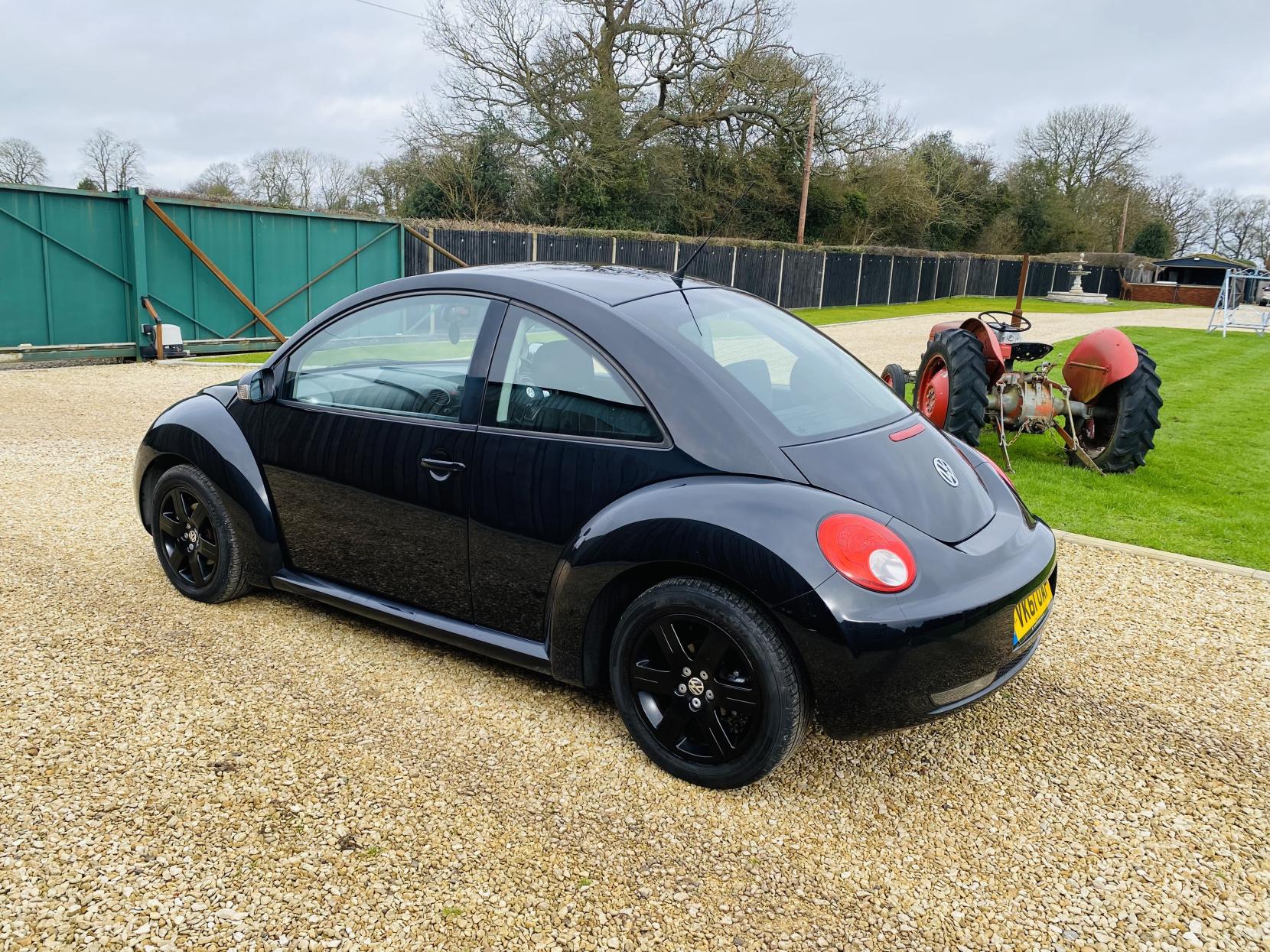 Volkswagen Beetle 1.6 Hatchback 3dr Petrol Manual Euro 4 (102 ps)