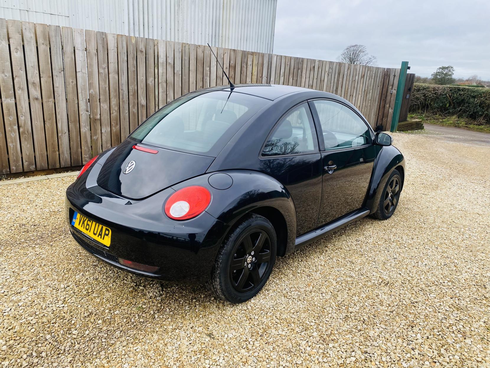 Volkswagen Beetle 1.6 Hatchback 3dr Petrol Manual Euro 4 (102 ps)