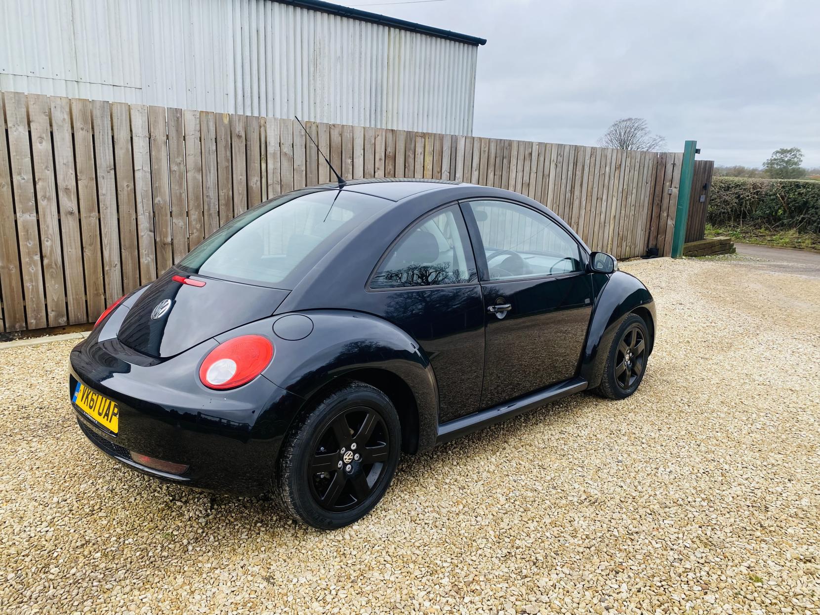 Volkswagen Beetle 1.6 Hatchback 3dr Petrol Manual Euro 4 (102 ps)