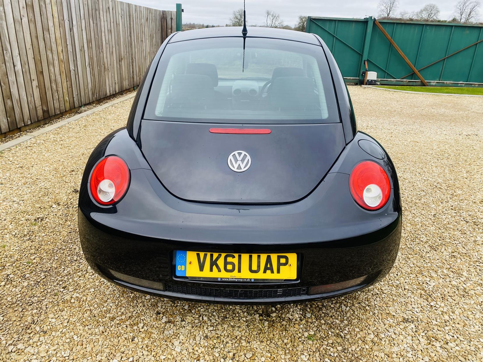 Volkswagen Beetle 1.6 Hatchback 3dr Petrol Manual Euro 4 (102 ps)