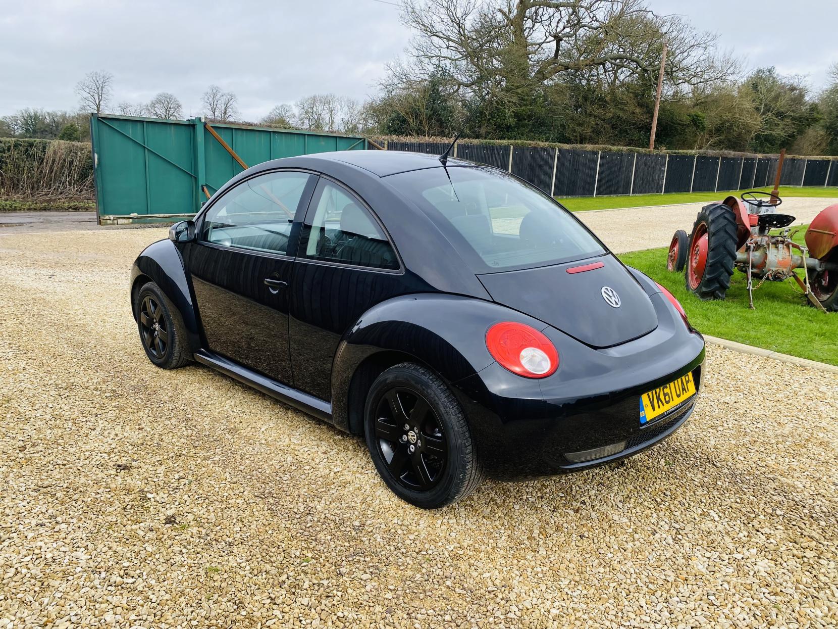 Volkswagen Beetle 1.6 Hatchback 3dr Petrol Manual Euro 4 (102 ps)