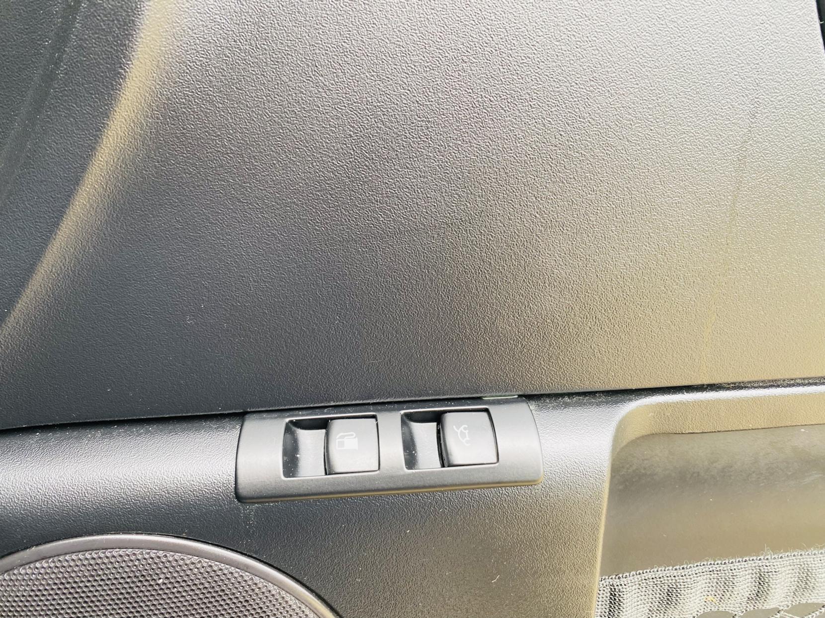 Volkswagen Beetle 1.6 Hatchback 3dr Petrol Manual Euro 4 (102 ps)