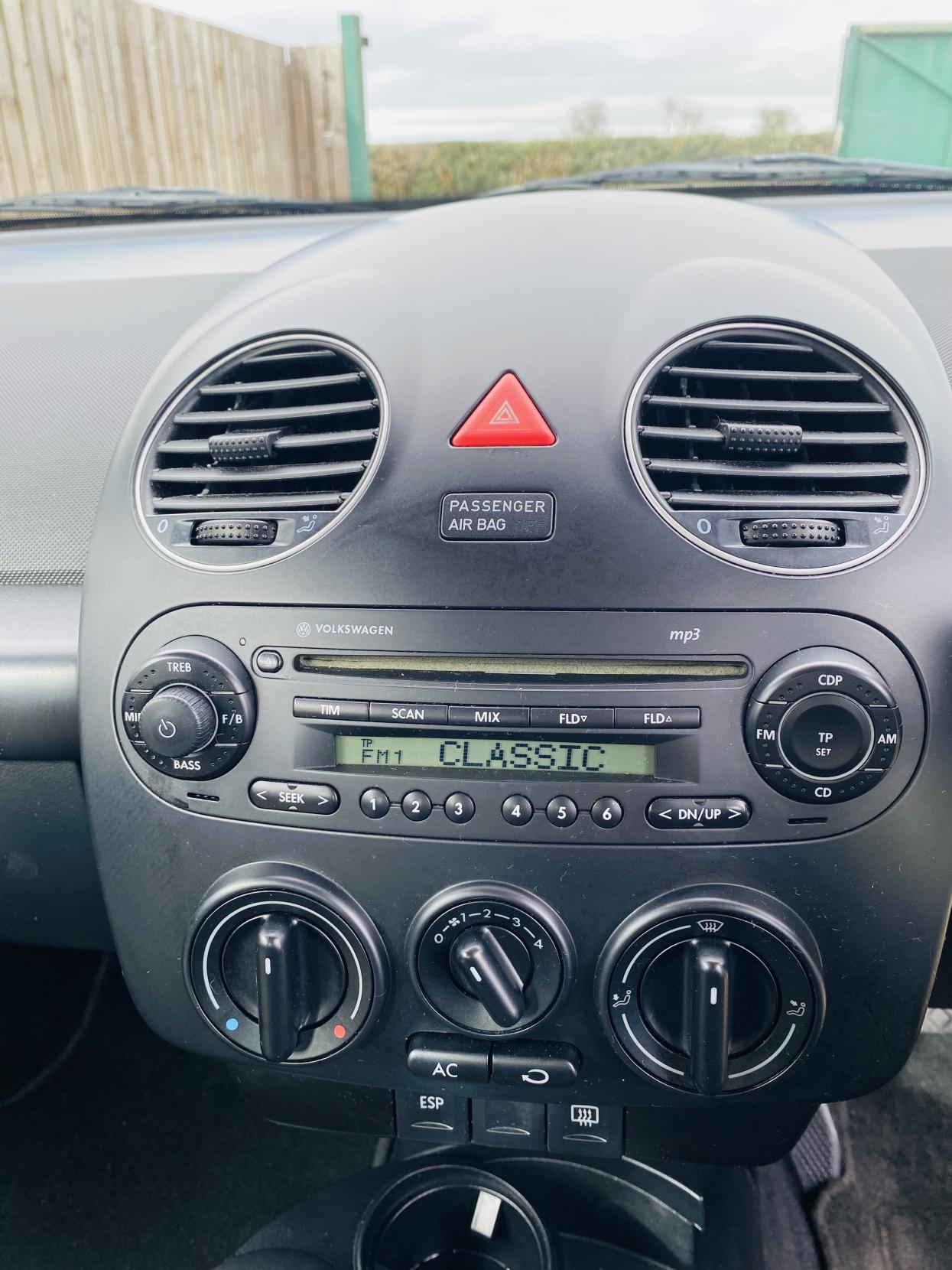 Volkswagen Beetle 1.6 Hatchback 3dr Petrol Manual Euro 4 (102 ps)