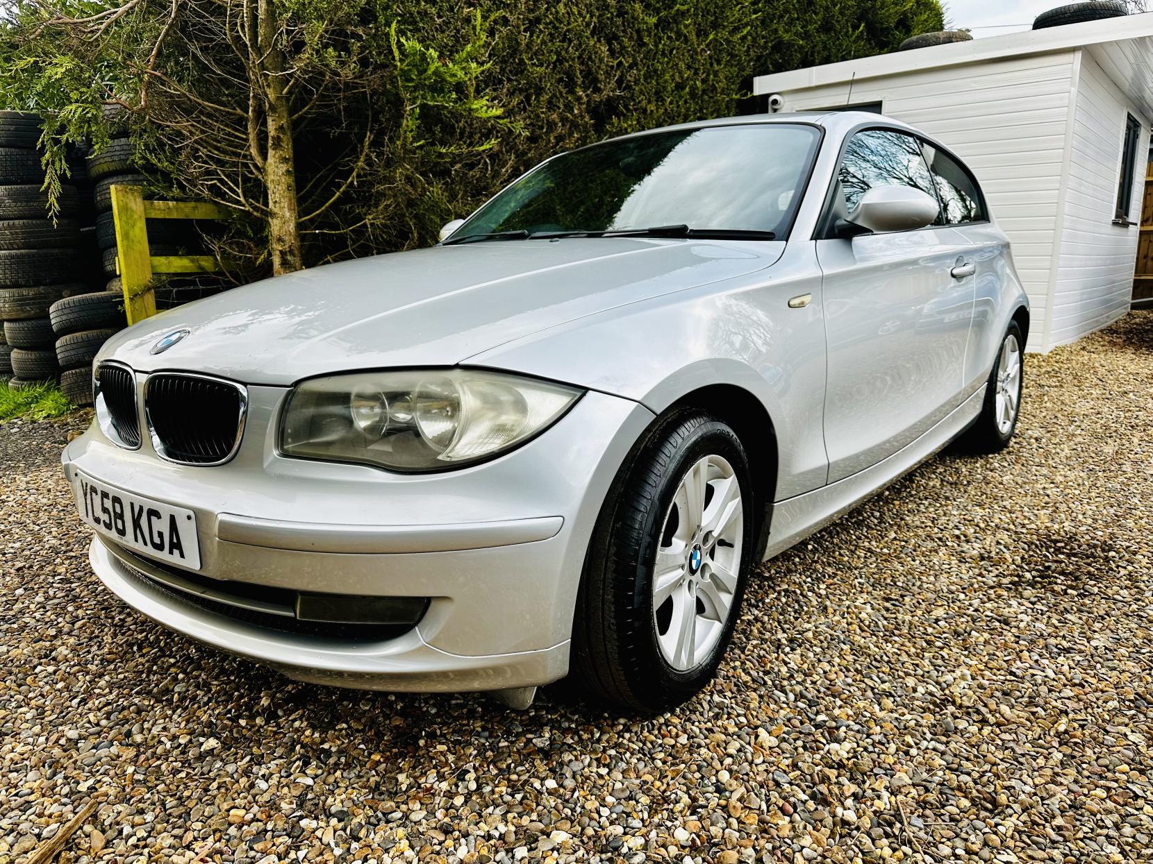 BMW 1 Series 2.0 120i SE Hatchback 3dr Petrol Steptronic Euro 4 (170 ps)