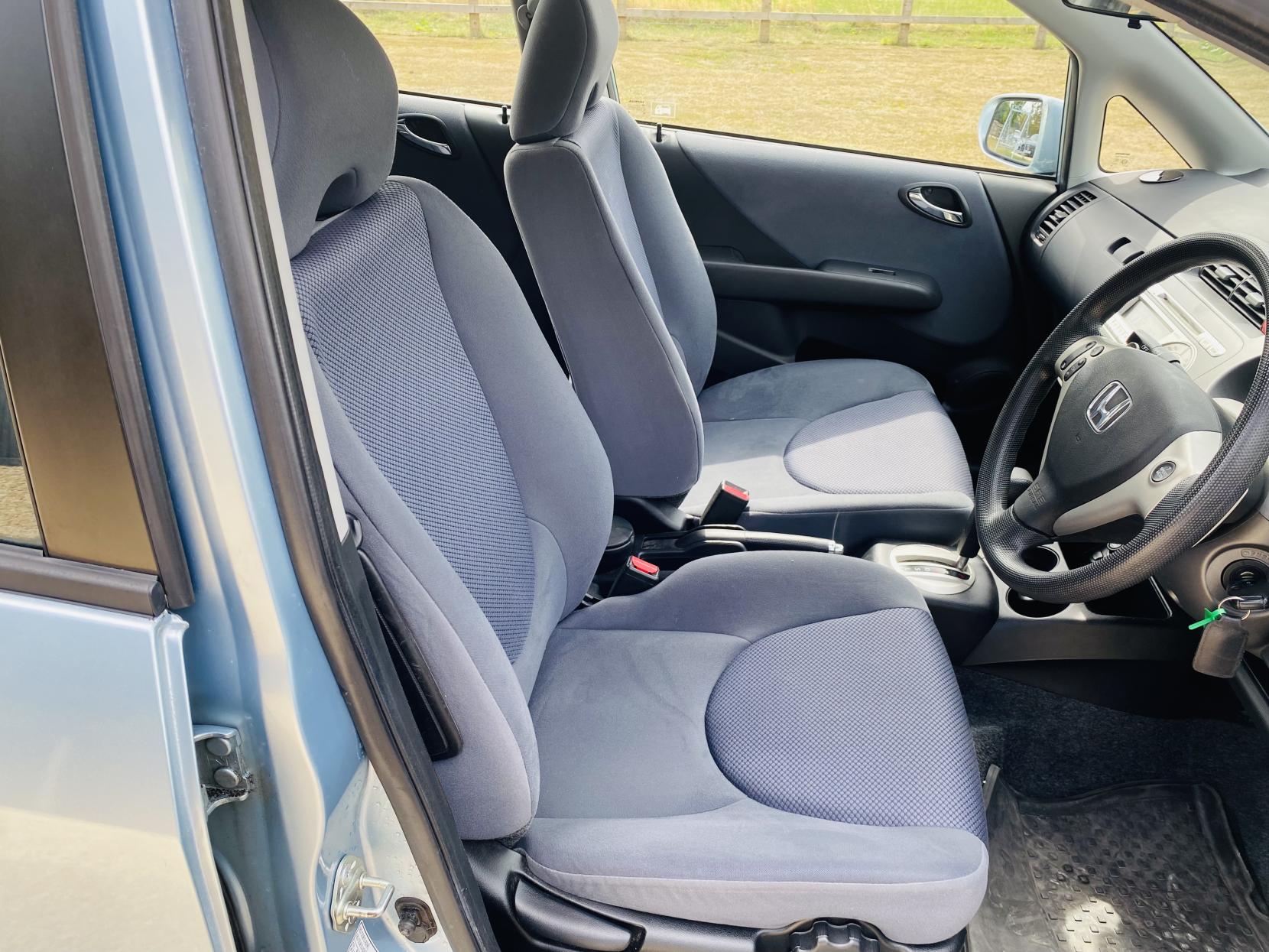Honda Jazz 1.4 i-DSI SE Hatchback 5dr Petrol CVT-7 (139 g/km, 82 bhp)
