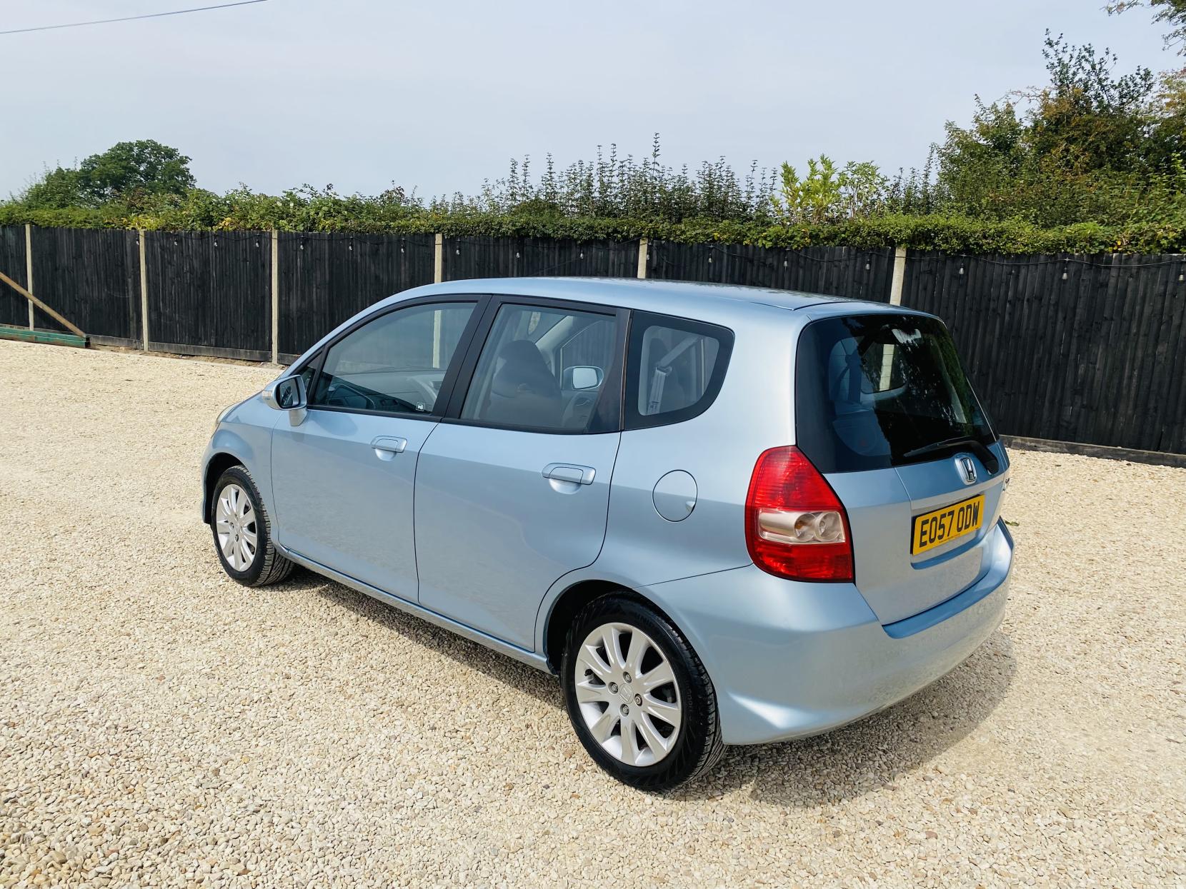 Honda Jazz 1.4 i-DSI SE Hatchback 5dr Petrol CVT-7 (139 g/km, 82 bhp)