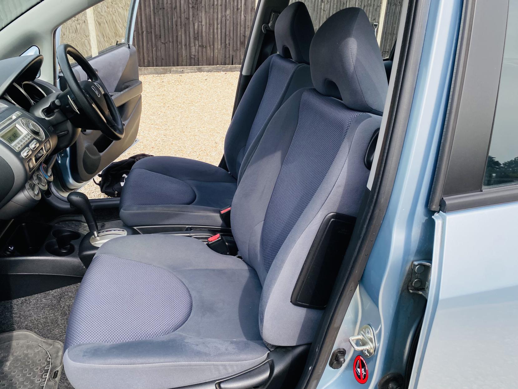Honda Jazz 1.4 i-DSI SE Hatchback 5dr Petrol CVT-7 (139 g/km, 82 bhp)