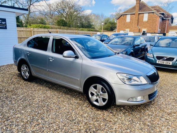 Skoda Octavia 1.4 TSI Elegance Hatchback 5dr Petrol DSG Euro 4 (122 ps)