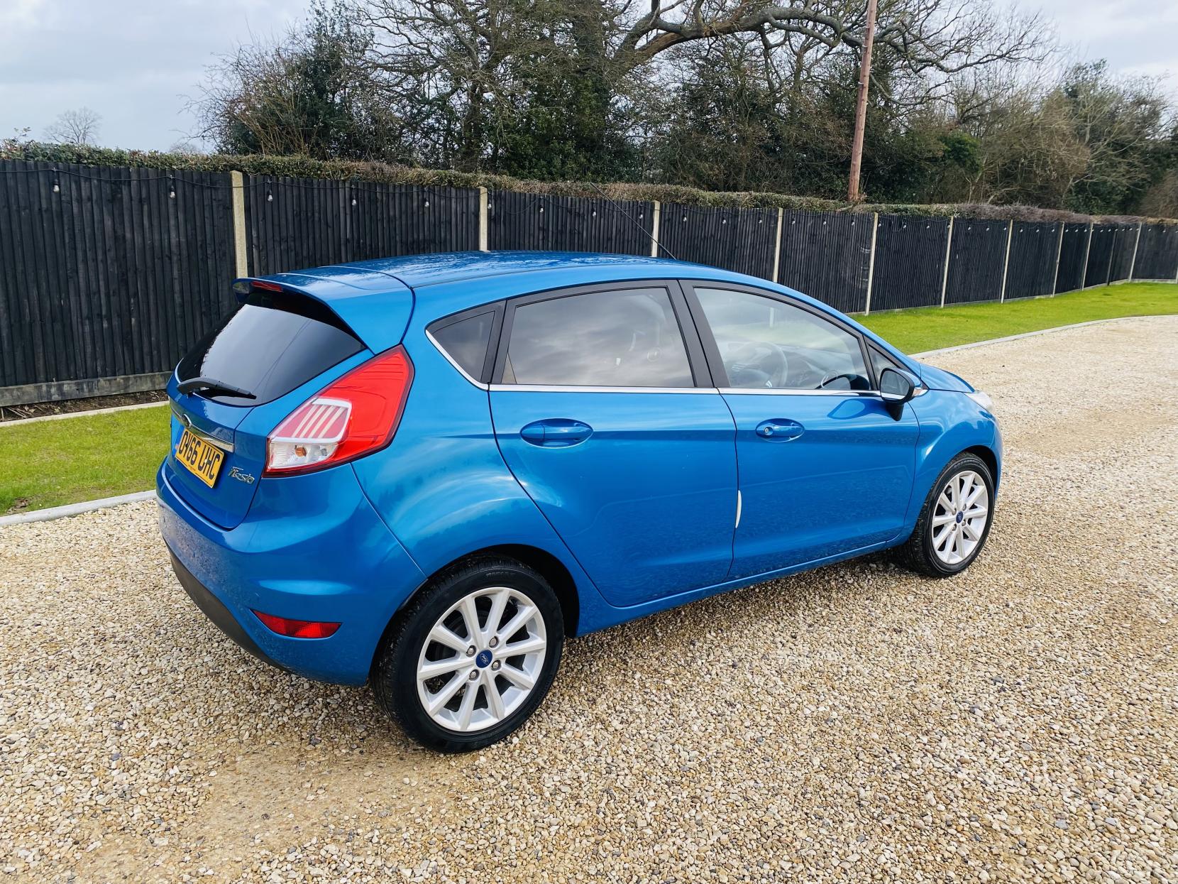 Ford Fiesta 1.0T EcoBoost Titanium Hatchback 5dr Petrol Manual Euro 6 (s/s) (125 ps)