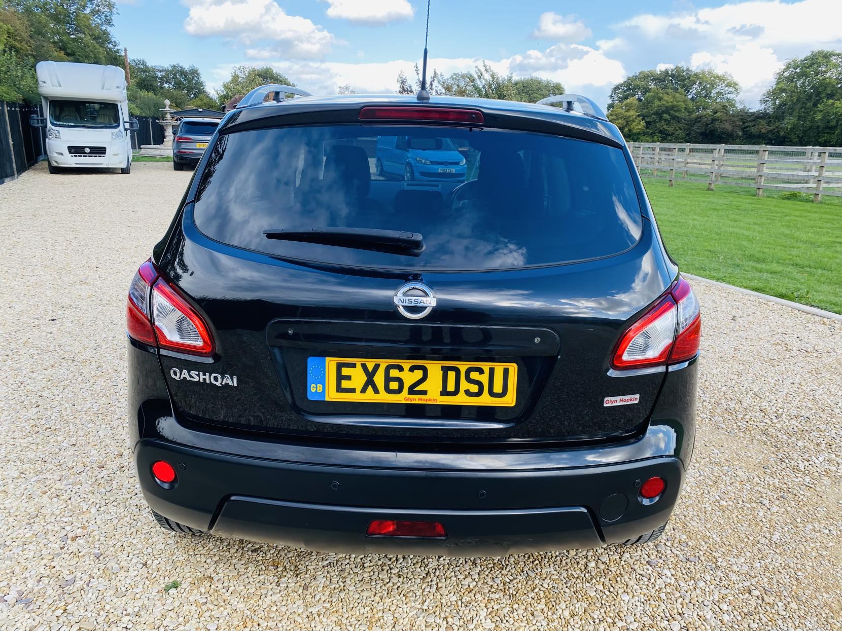 Nissan Qashqai 1.6 n-tec+ SUV 5dr Petrol CVT 2WD Euro 5 (117 ps)