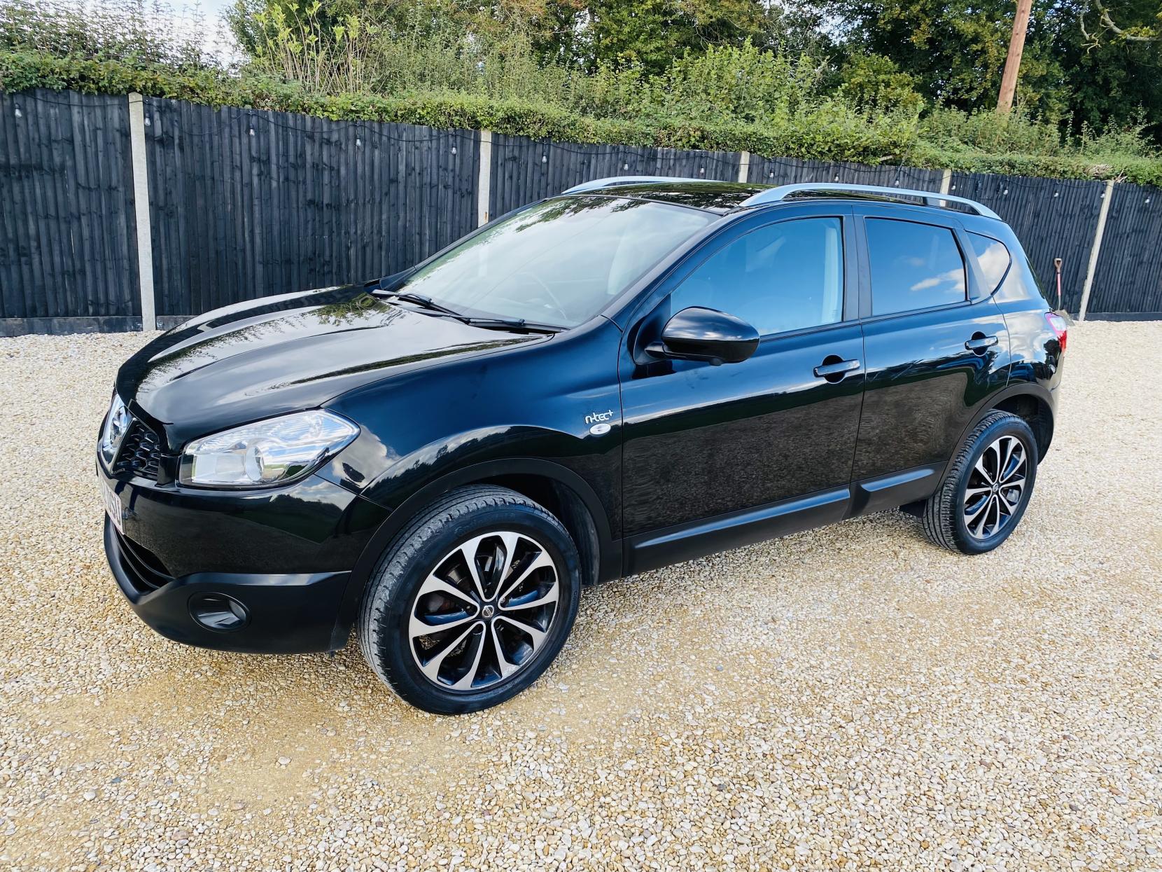 Nissan Qashqai 1.6 n-tec+ SUV 5dr Petrol CVT 2WD Euro 5 (117 ps)