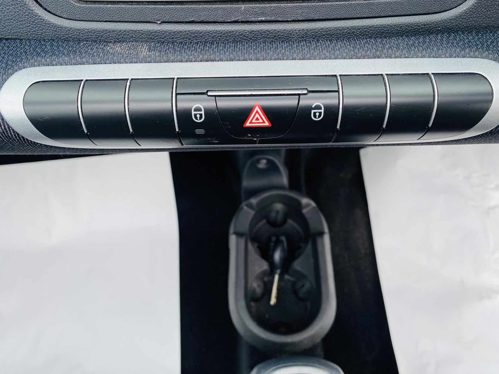 Smart fortwo 1.0 MHD Passion Cabriolet 2dr Petrol SoftTouch Euro 5 (s/s) (71 bhp)