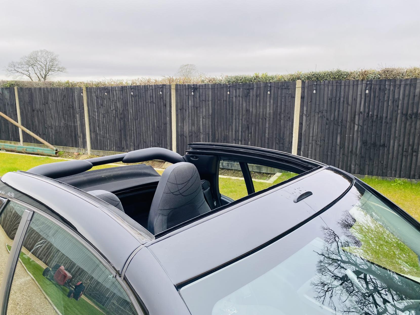 Smart fortwo 1.0 MHD Passion Cabriolet 2dr Petrol SoftTouch Euro 5 (s/s) (71 bhp)