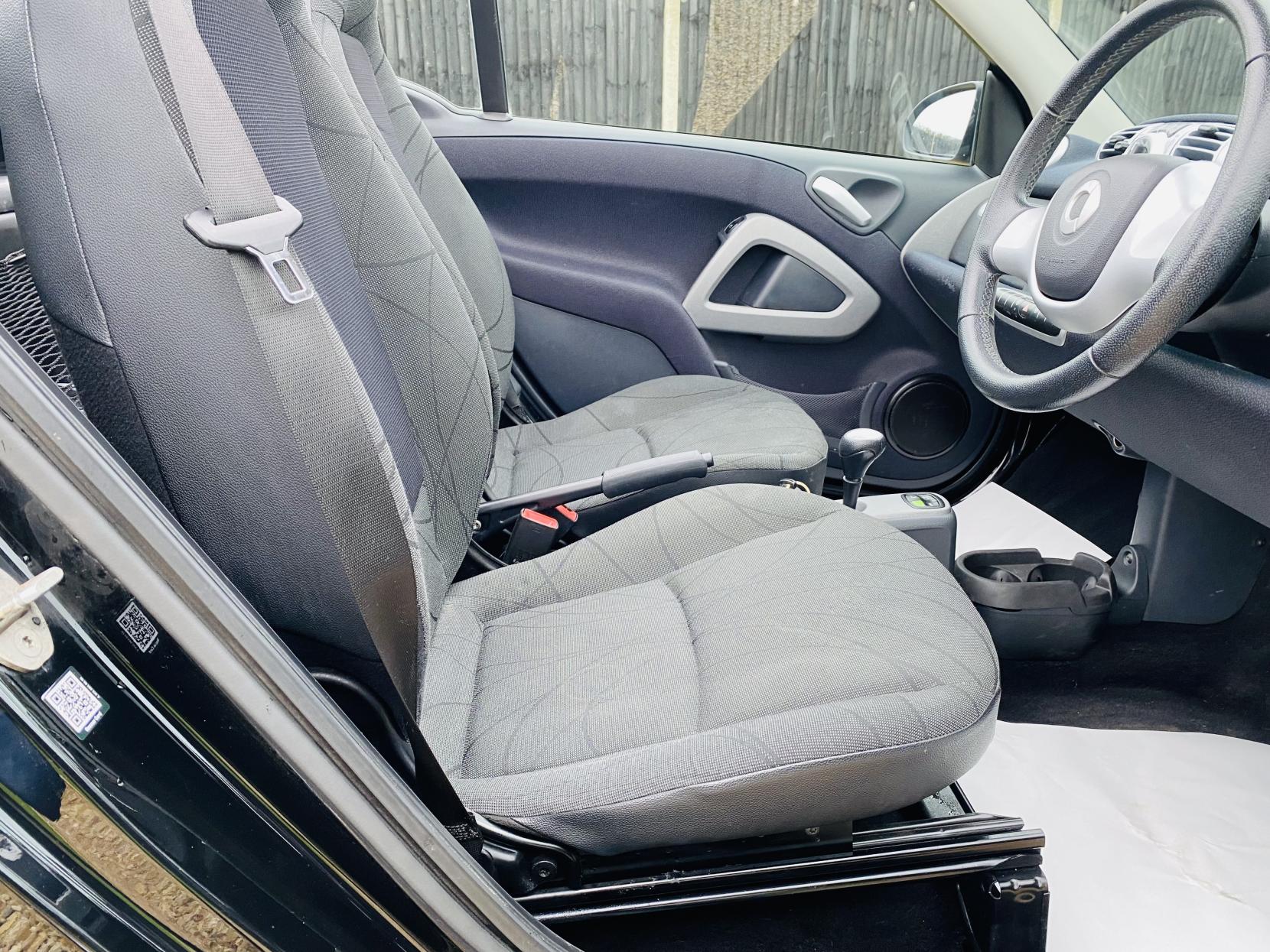 Smart fortwo 1.0 MHD Passion Cabriolet 2dr Petrol SoftTouch Euro 5 (s/s) (71 bhp)