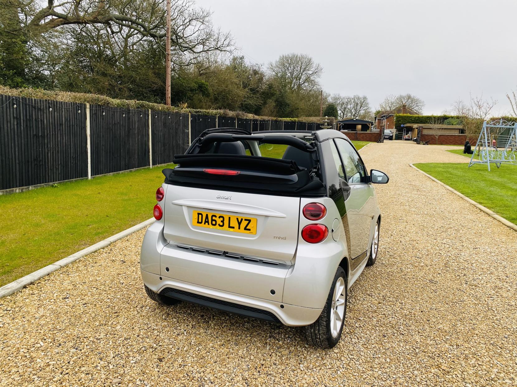 Smart fortwo 1.0 MHD Passion Cabriolet 2dr Petrol SoftTouch Euro 5 (s/s) (71 bhp)