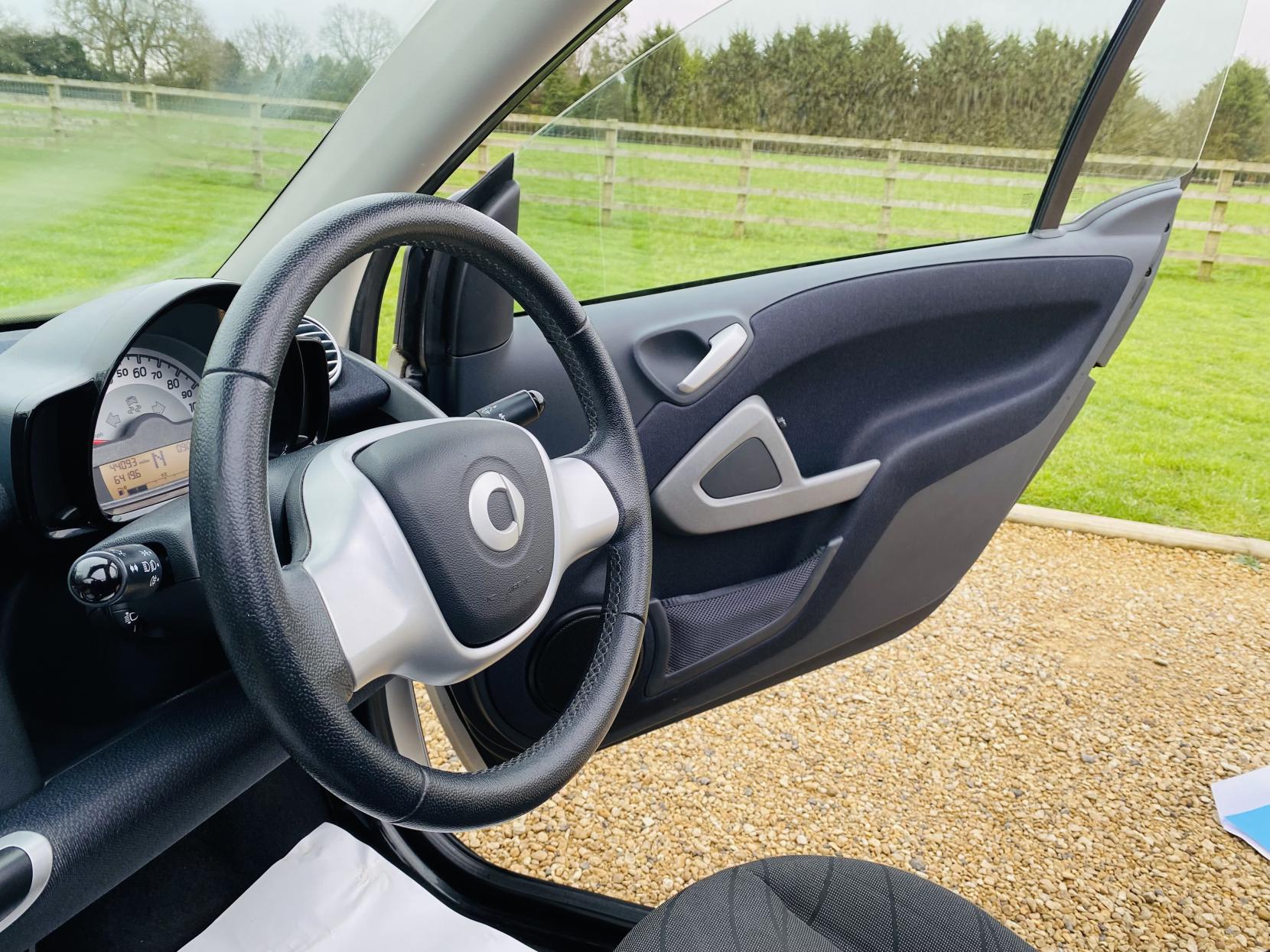 Smart fortwo 1.0 MHD Passion Cabriolet 2dr Petrol SoftTouch Euro 5 (s/s) (71 bhp)