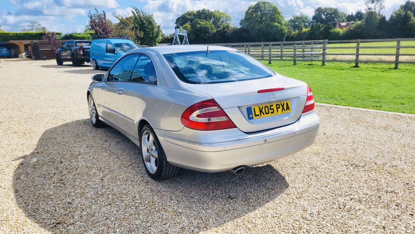 Mercedes-Benz CLK 2.6 CLK240 Avantgarde Coupe 2dr Petrol Automatic (250 g/km, 170 bhp)