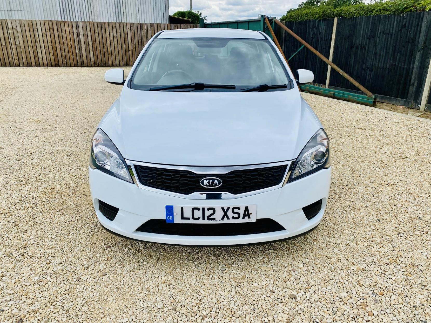 Kia Ceed 1.4 1 Hatchback 5dr Petrol Manual Euro 5 (89 bhp)