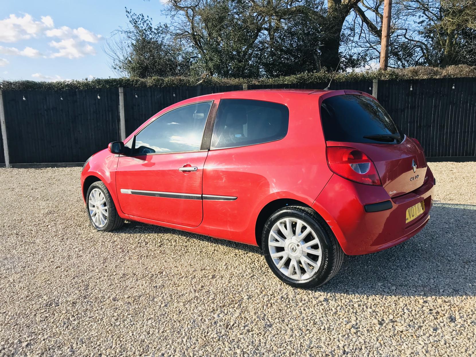 Renault Clio 1.6 VVT Dynamique S Hatchback 3dr Petrol Manual (157 g/km, 111 bhp)