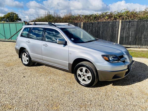 Mitsubishi Outlander 2.4 Sport SE SUV 5dr Petrol Automatic (240 g/km, 158 bhp)