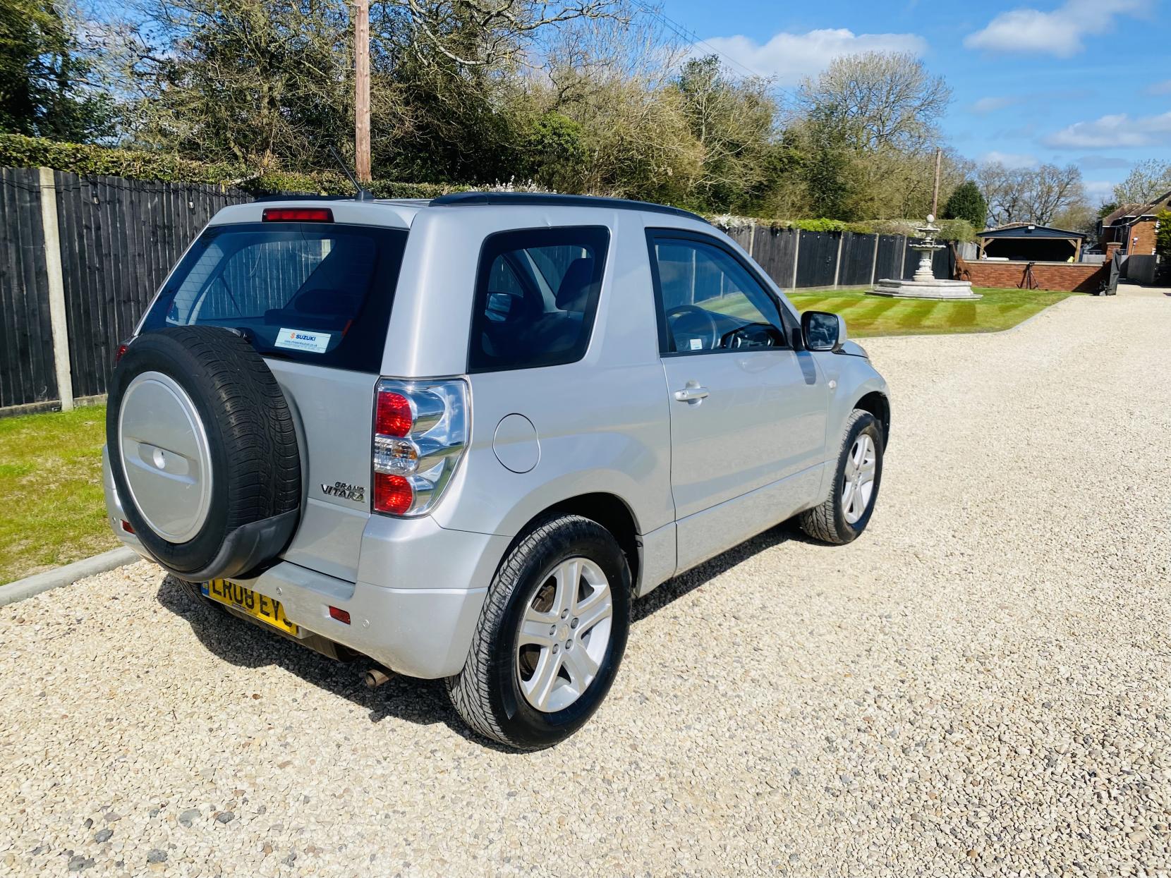 Suzuki Grand Vitara 1.6 VVT + SUV 3dr Petrol Manual 4WD Euro 4 (106 ps)