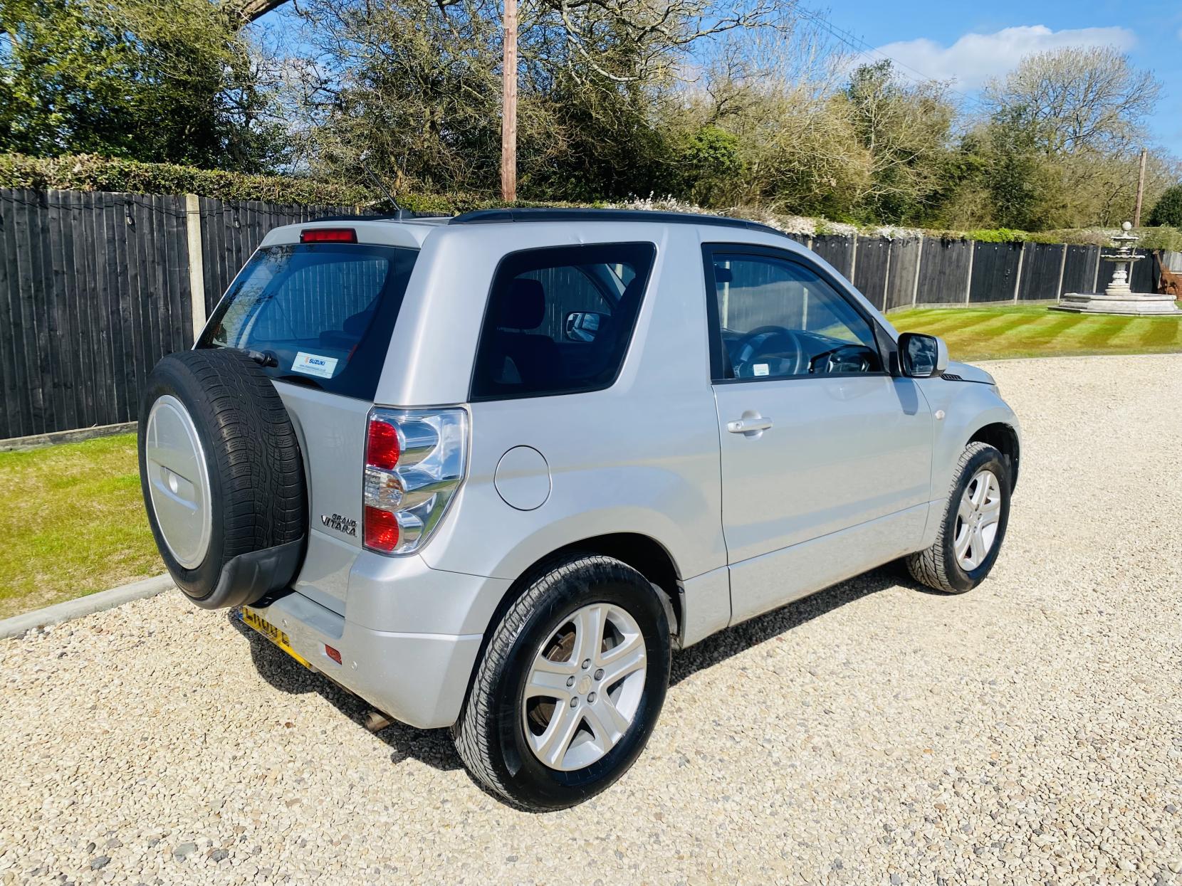 Suzuki Grand Vitara 1.6 VVT + SUV 3dr Petrol Manual 4WD Euro 4 (106 ps)