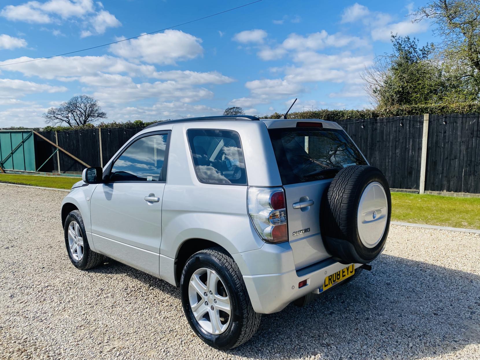 Suzuki Grand Vitara 1.6 VVT + SUV 3dr Petrol Manual 4WD Euro 4 (106 ps)