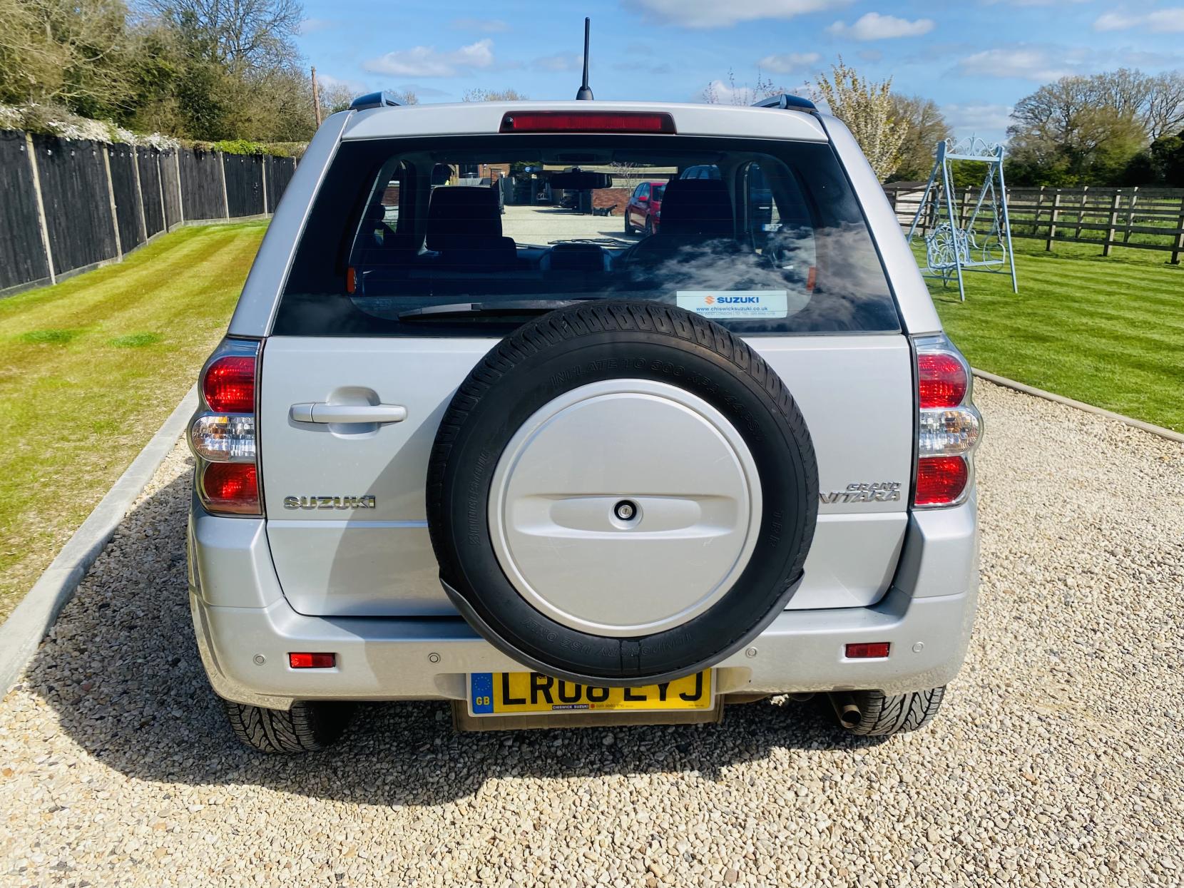 Suzuki Grand Vitara 1.6 VVT + SUV 3dr Petrol Manual 4WD Euro 4 (106 ps)