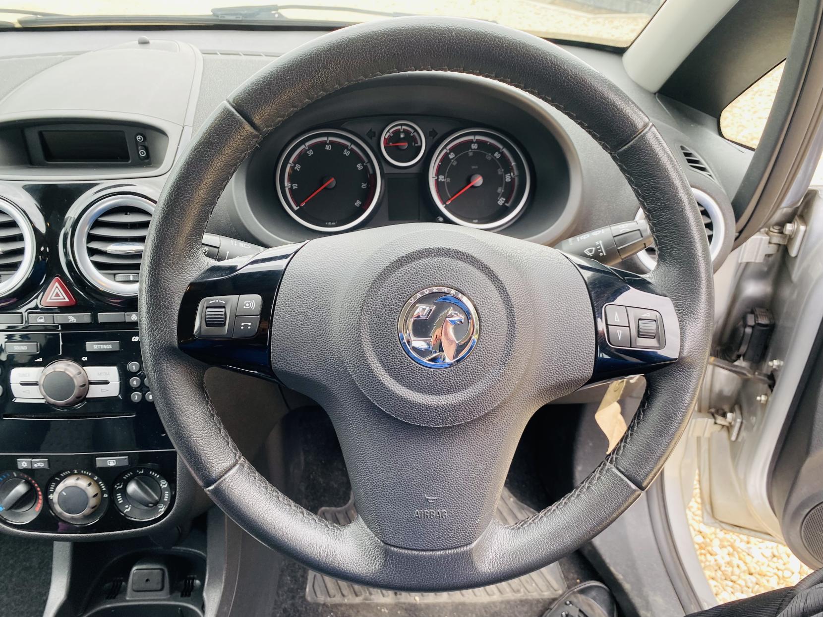 Vauxhall Corsa 1.2i ecoFLEX 16V SE Hatchback 5dr Petrol Manual Euro 5 (s/s) (85 ps)