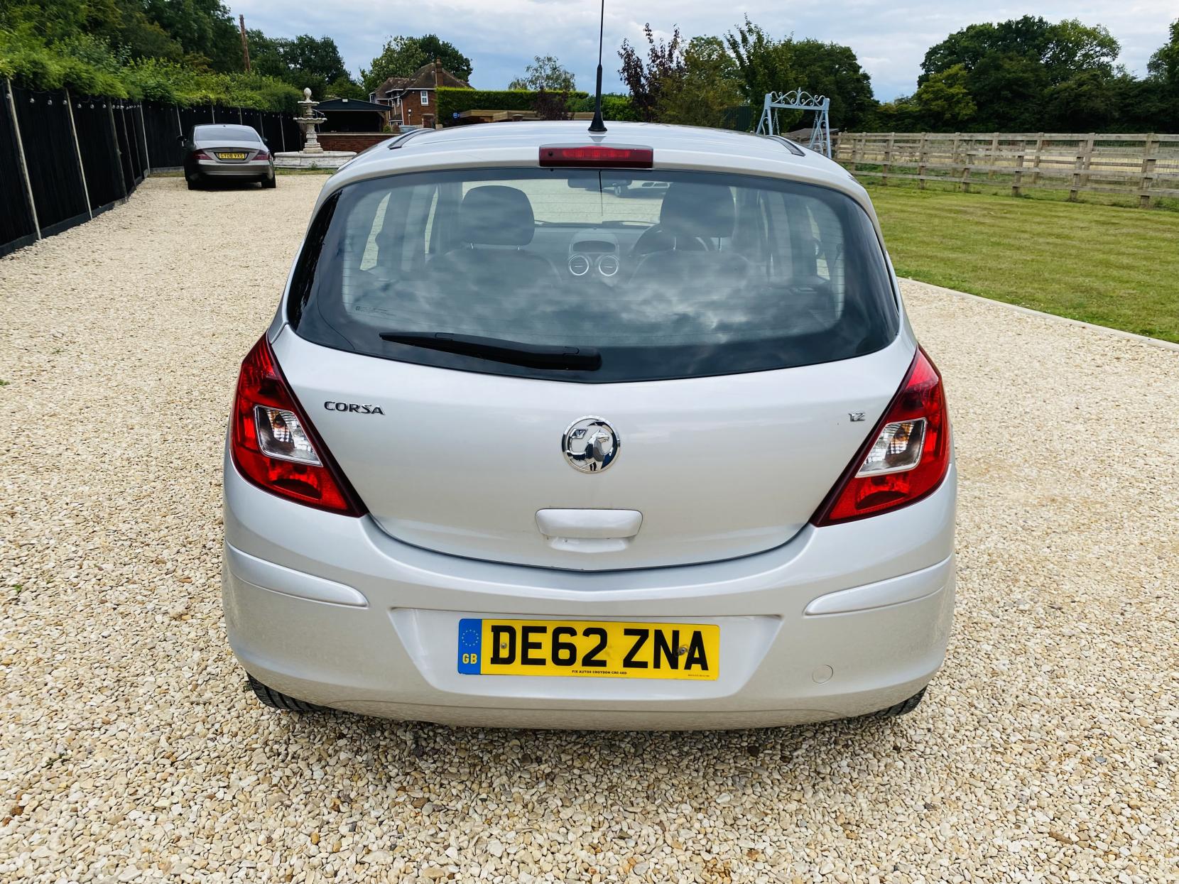 Vauxhall Corsa 1.2i ecoFLEX 16V SE Hatchback 5dr Petrol Manual Euro 5 (s/s) (85 ps)