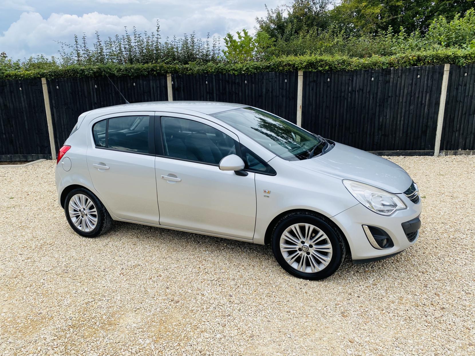 Vauxhall Corsa 1.2i ecoFLEX 16V SE Hatchback 5dr Petrol Manual Euro 5 (s/s) (85 ps)