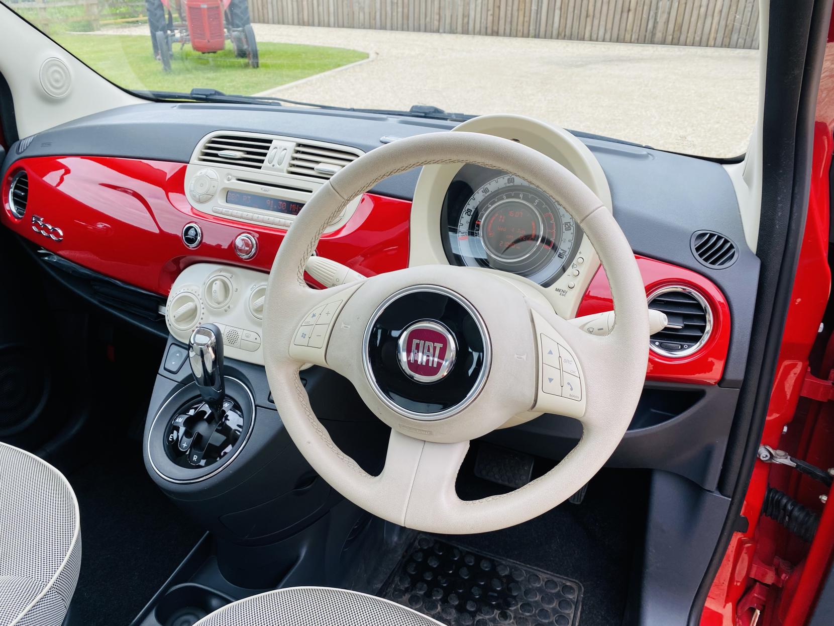 Fiat 500 1.2 Lounge Hatchback 3dr Petrol Dualogic Euro 4 (69 bhp)