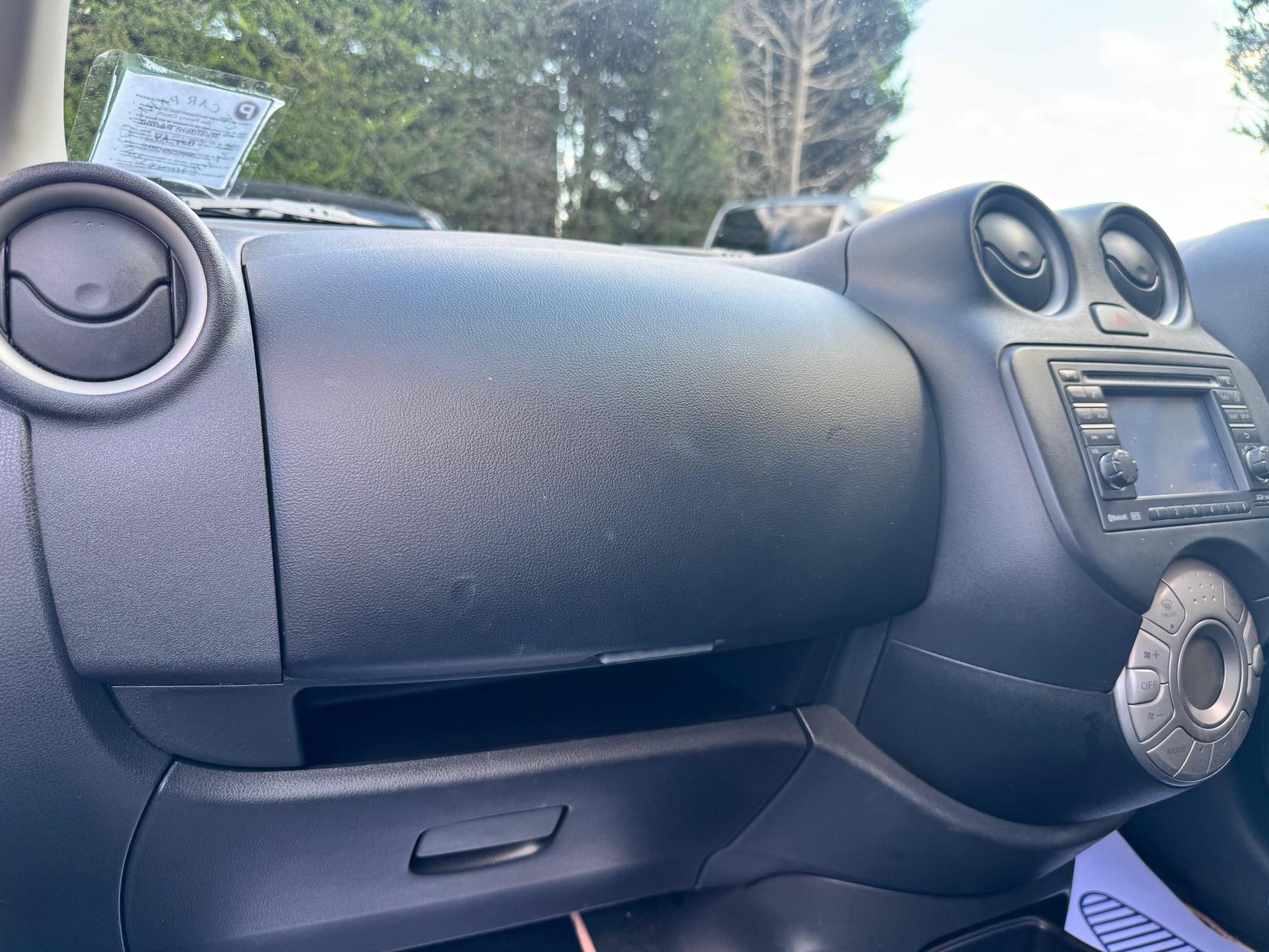 Nissan Micra 1.2 12V Tekna Hatchback 5dr Petrol Manual Euro 5 (80 ps)