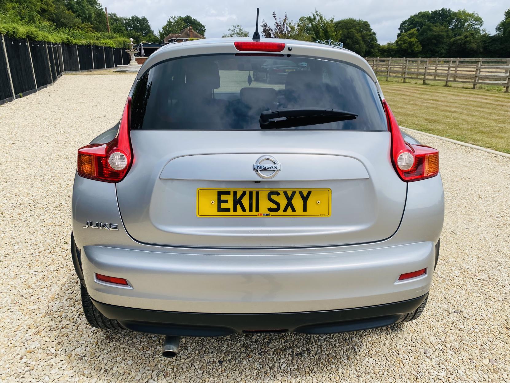 Nissan Juke 1.6 Acenta Premium SUV 5dr Petrol Manual Euro 5 (117 ps)